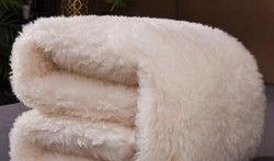 最新羊毛爆料图片大全,潮流与保暖并存，时尚保暖两不误